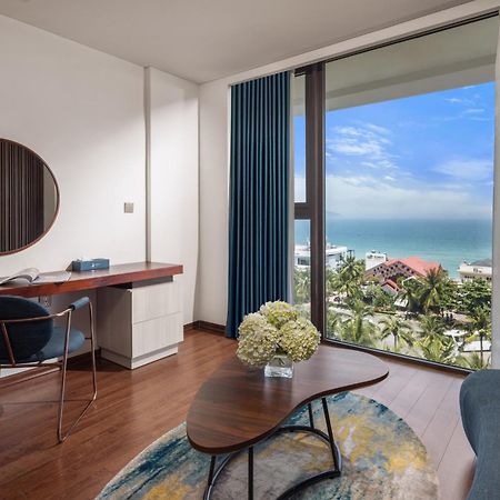 Canvas Danang Beach Hotel Экстерьер фото