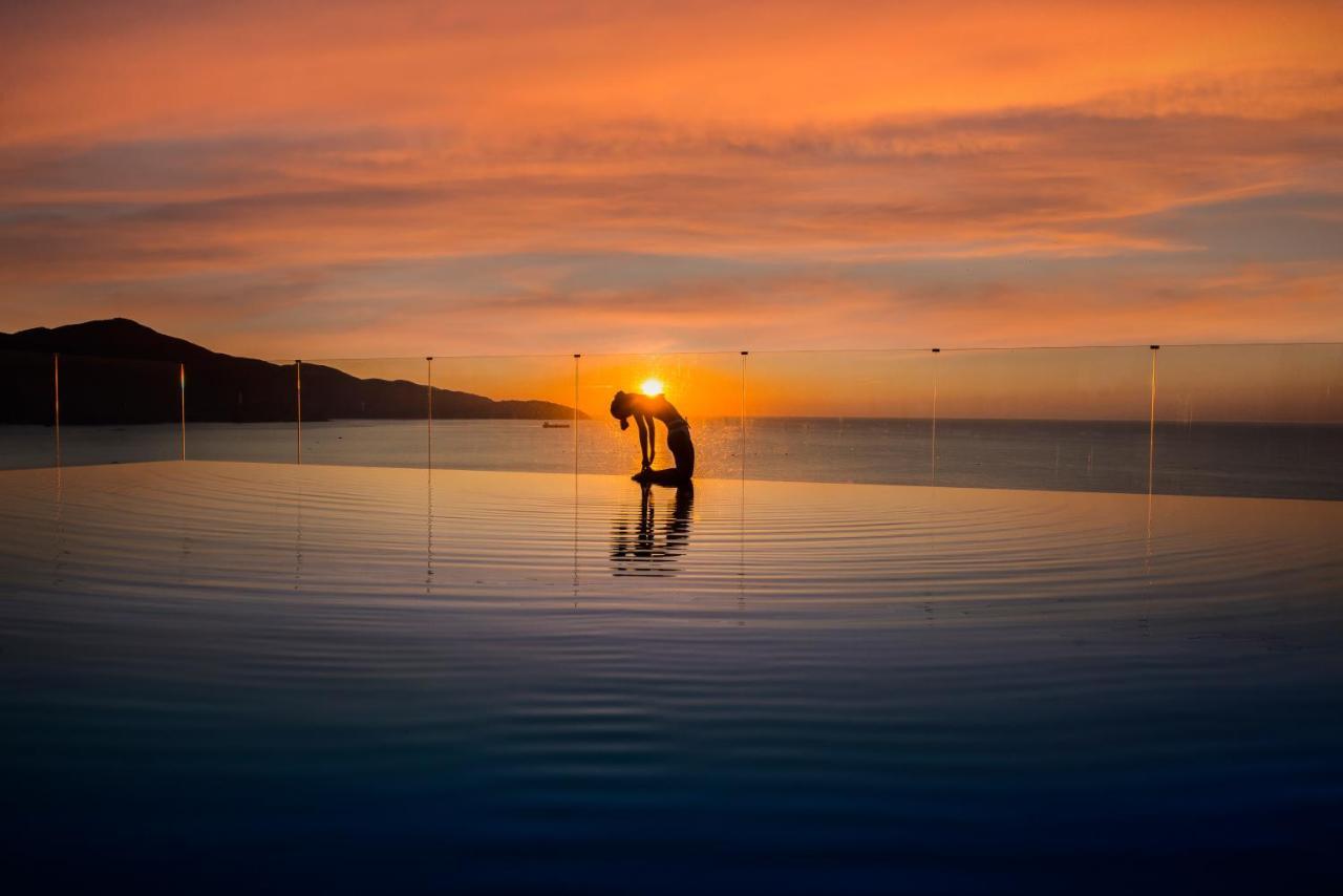 Canvas Danang Beach Hotel Экстерьер фото