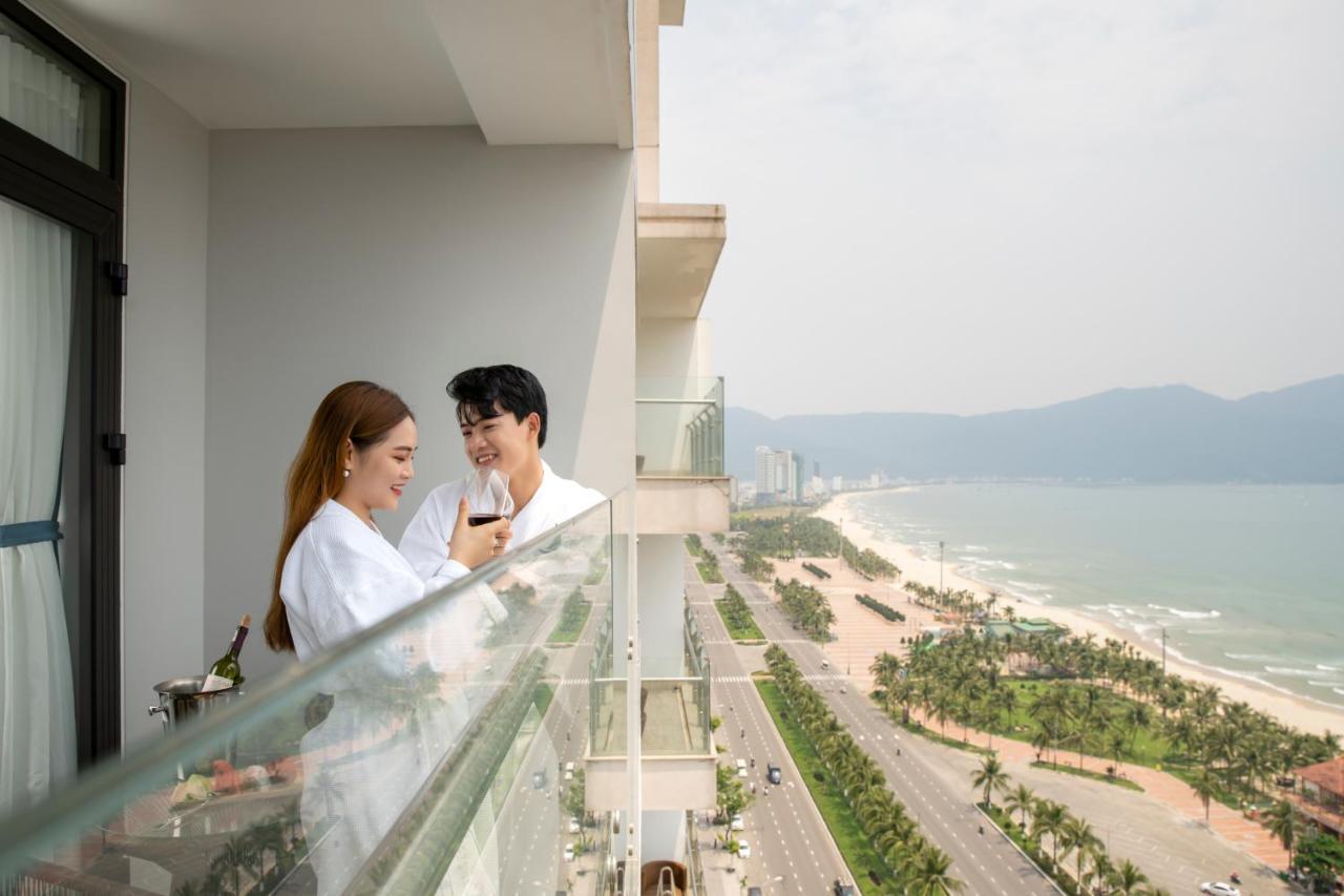 Canvas Danang Beach Hotel Экстерьер фото