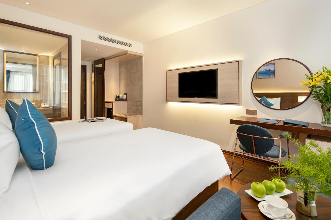 Canvas Danang Beach Hotel Экстерьер фото