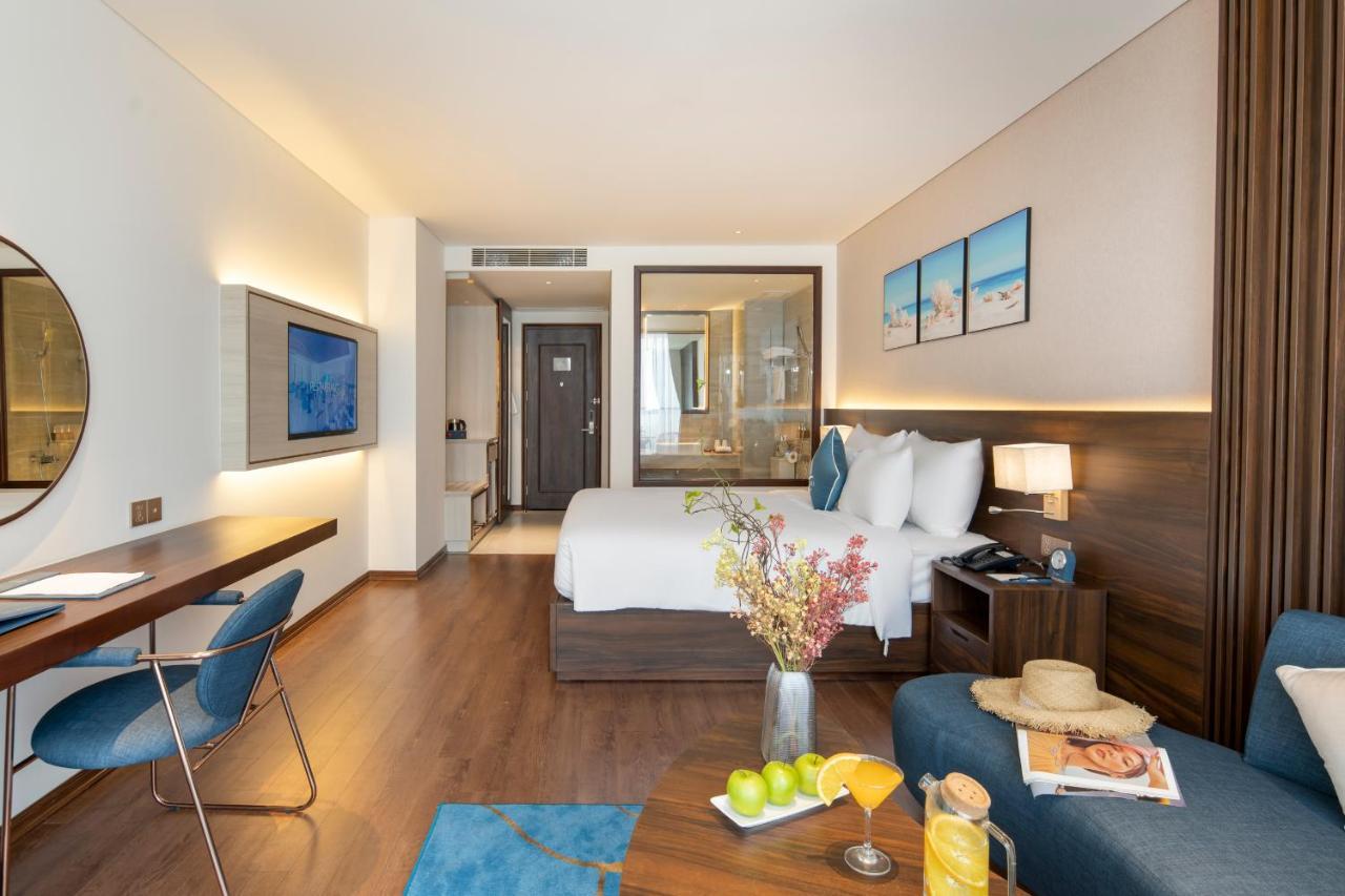 Canvas Danang Beach Hotel Экстерьер фото