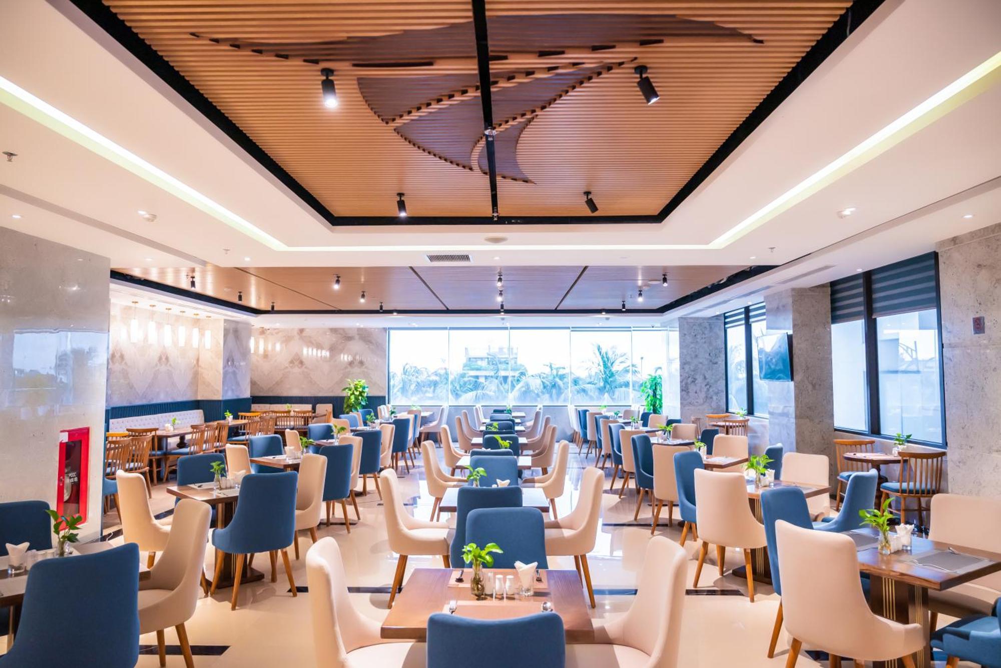 Canvas Danang Beach Hotel Экстерьер фото