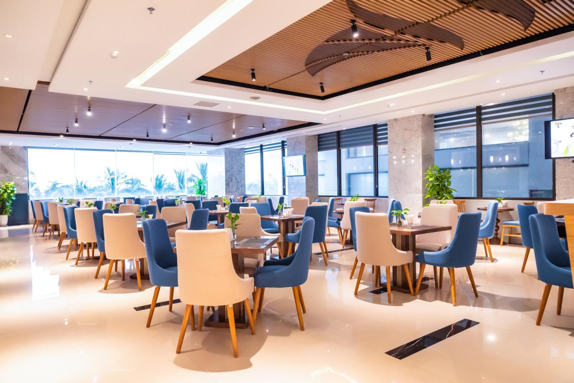 Canvas Danang Beach Hotel Экстерьер фото