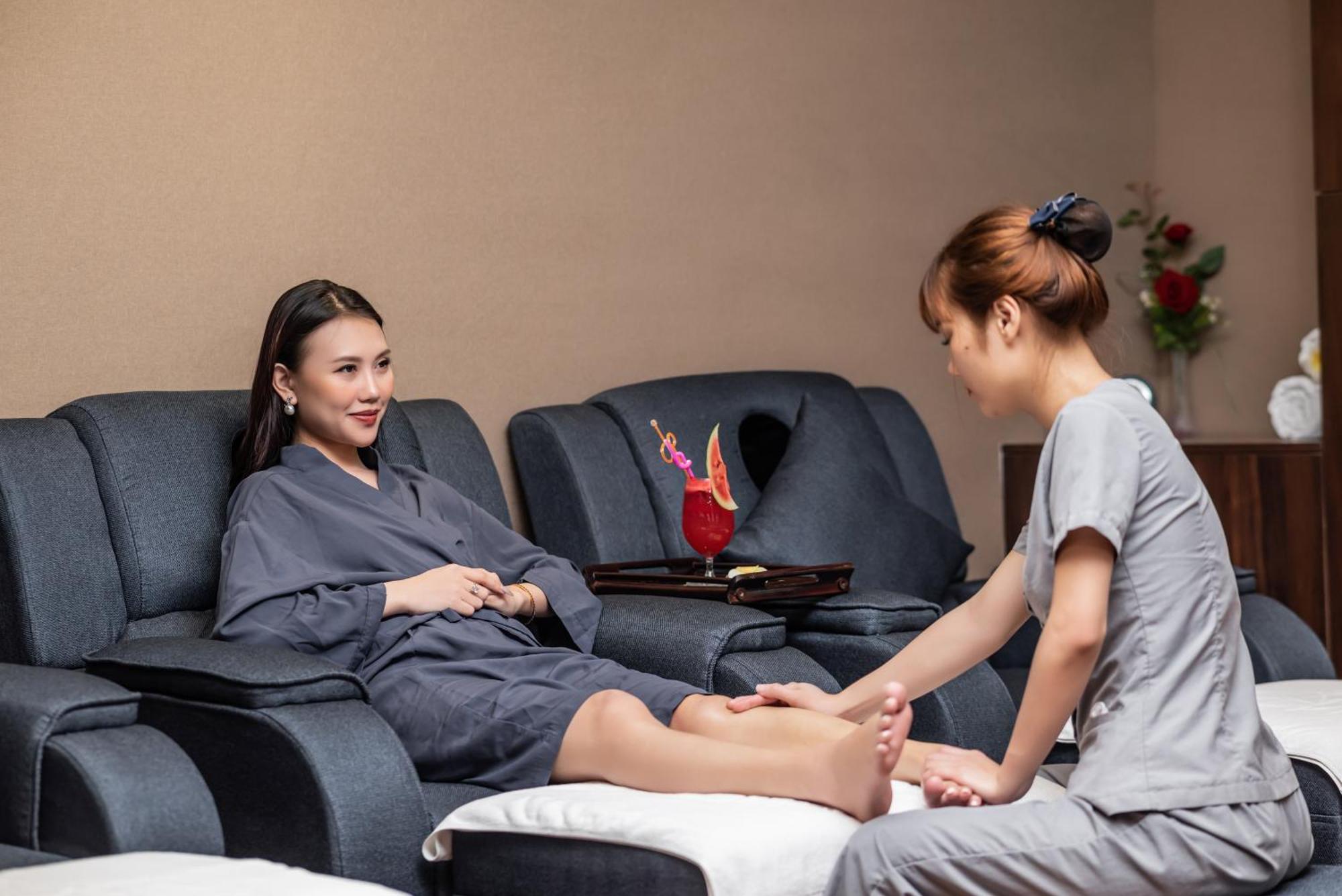 Canvas Danang Beach Hotel Экстерьер фото