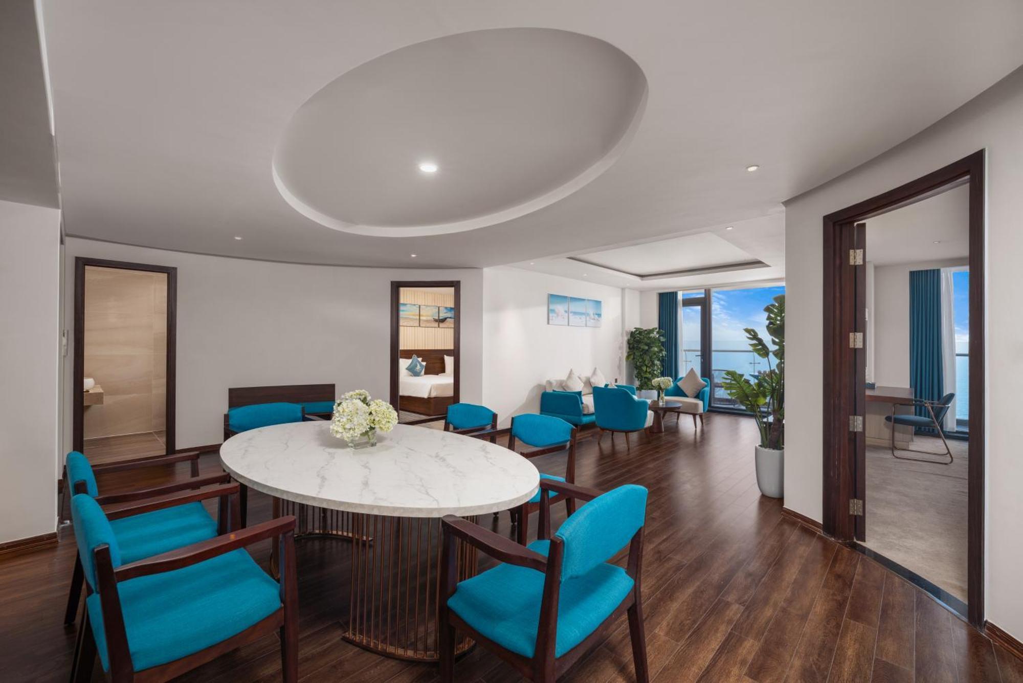 Canvas Danang Beach Hotel Экстерьер фото