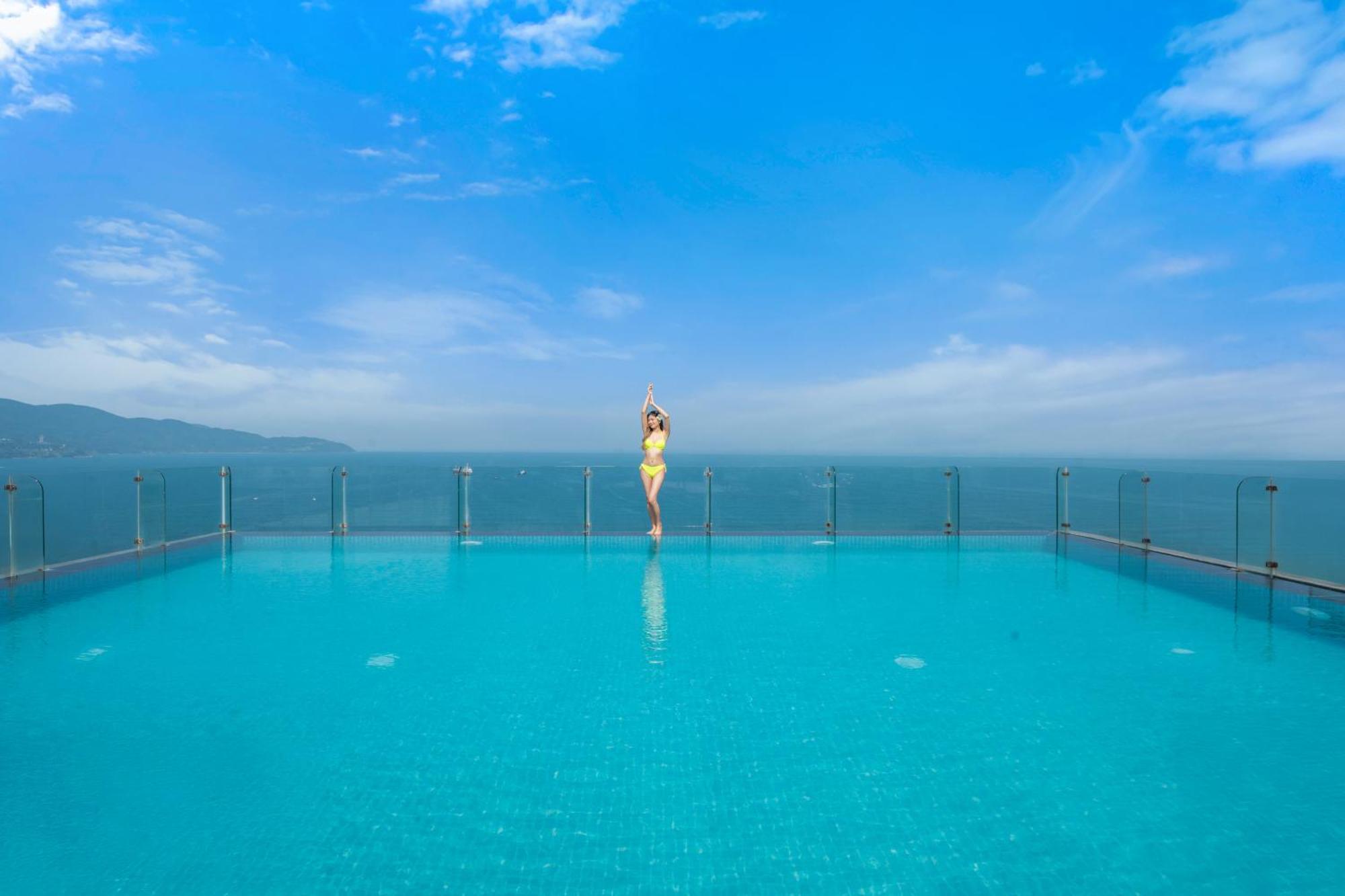 Canvas Danang Beach Hotel Экстерьер фото