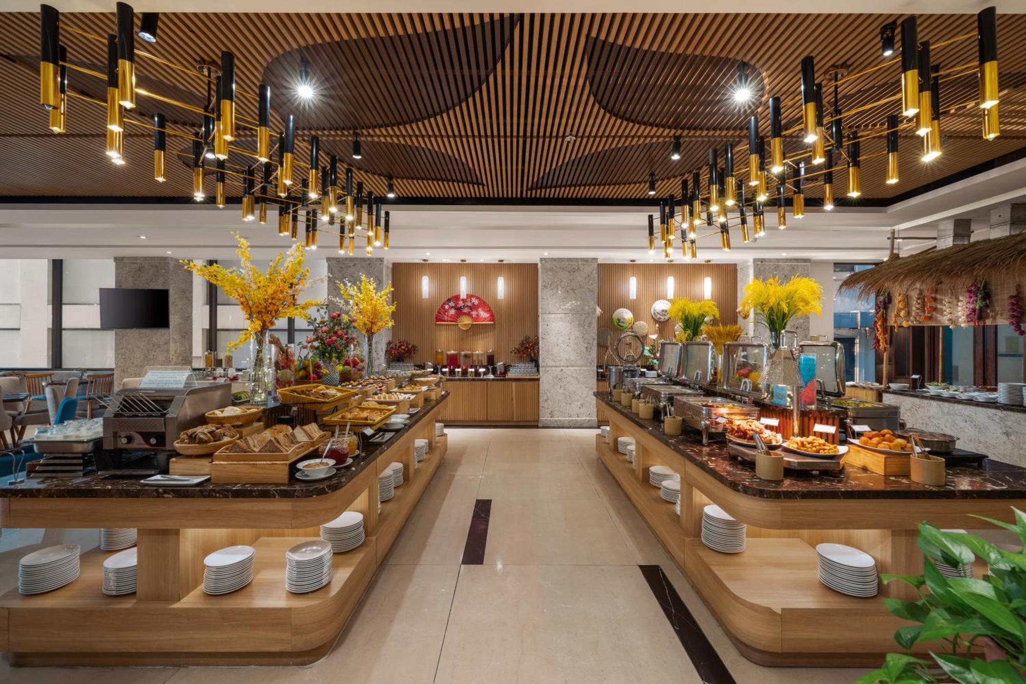 Canvas Danang Beach Hotel Экстерьер фото