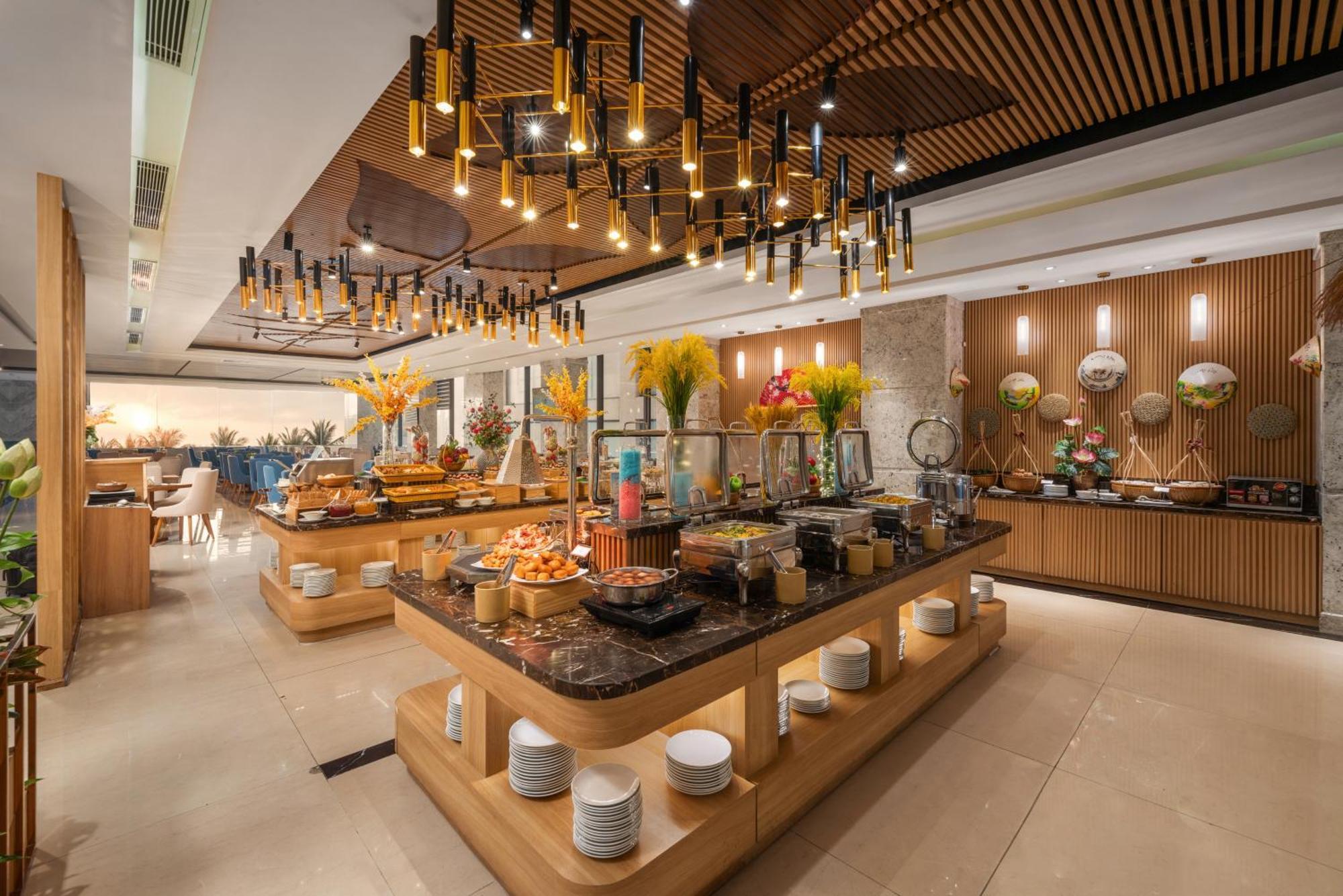 Canvas Danang Beach Hotel Экстерьер фото
