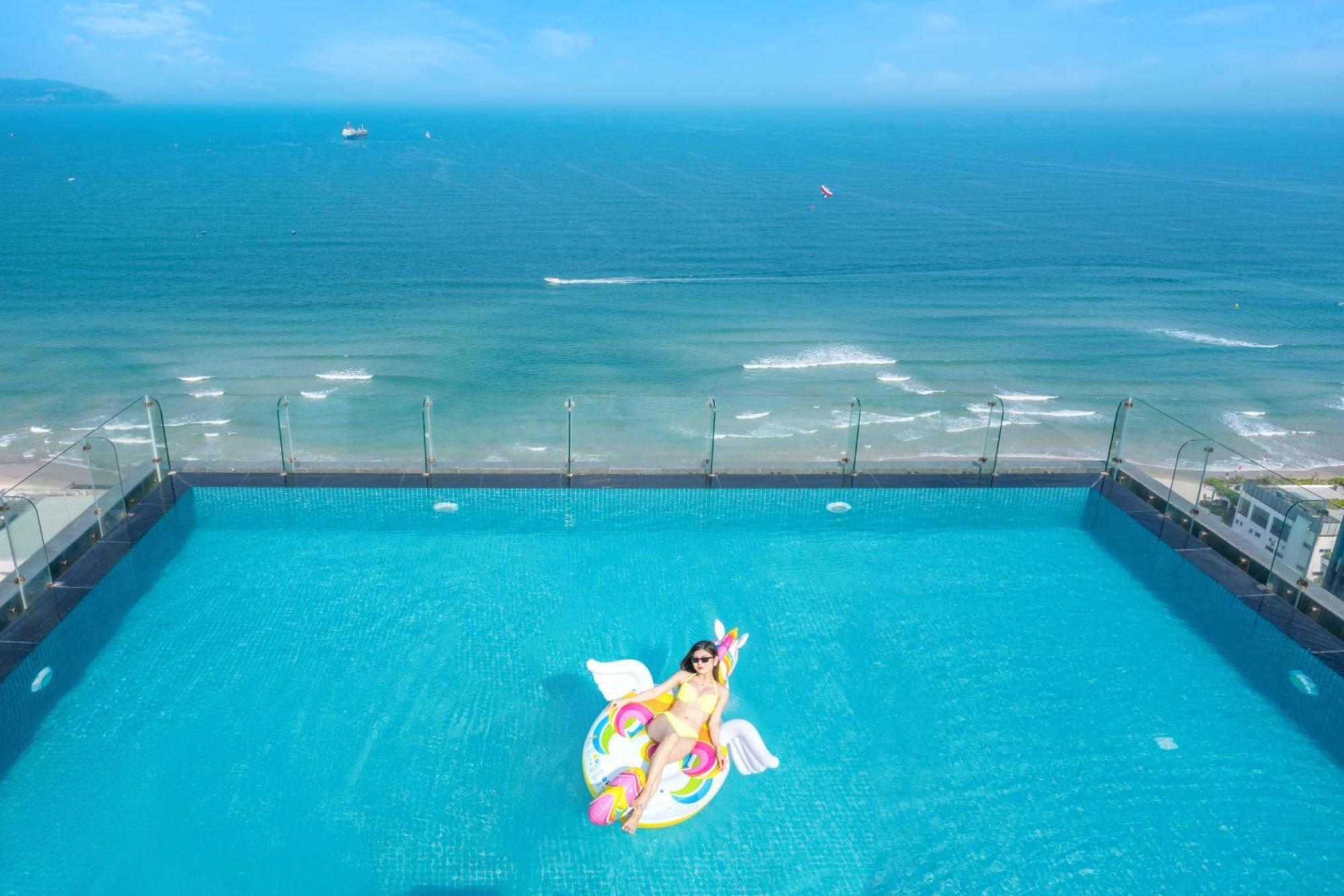 Canvas Danang Beach Hotel Экстерьер фото
